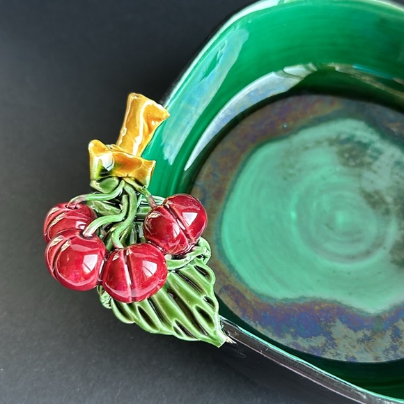 VTG Bonwit Teller French Art Pottery Green Glazed Square Bowl w Applied Cherries - Picture 10 of 13
